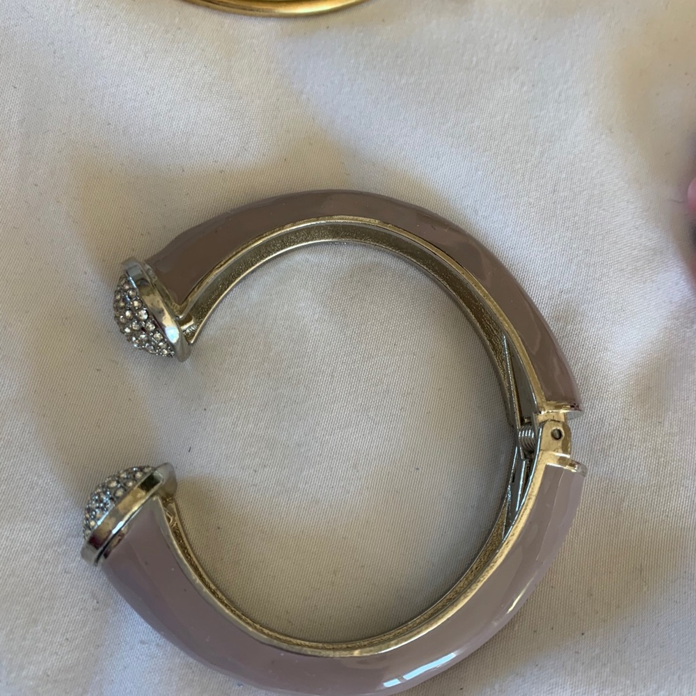 Jewelry - Picture 11 of 16